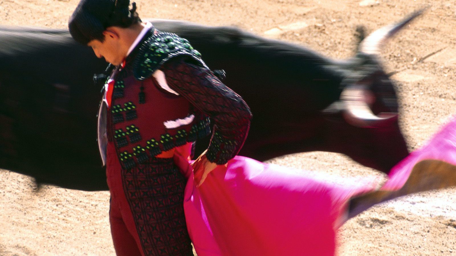 Bull Fighter HD+1600×900, UXGA 1600×1200 – HD Wallpapers Backgrounds Desktop, iphone & Android Free Download